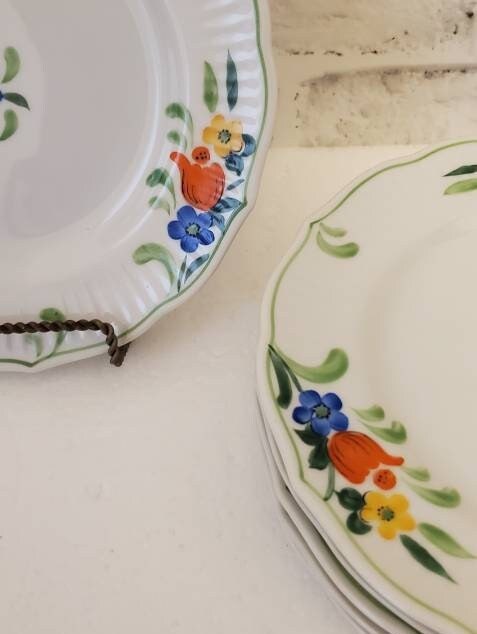 Vintage Taste Setter Plates, Collectible Floral Dinnerware Set